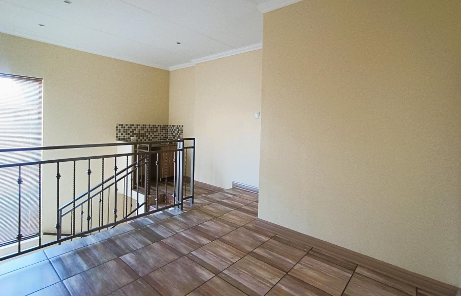 4 Bedroom Property for Sale in Heuwelsig Free State